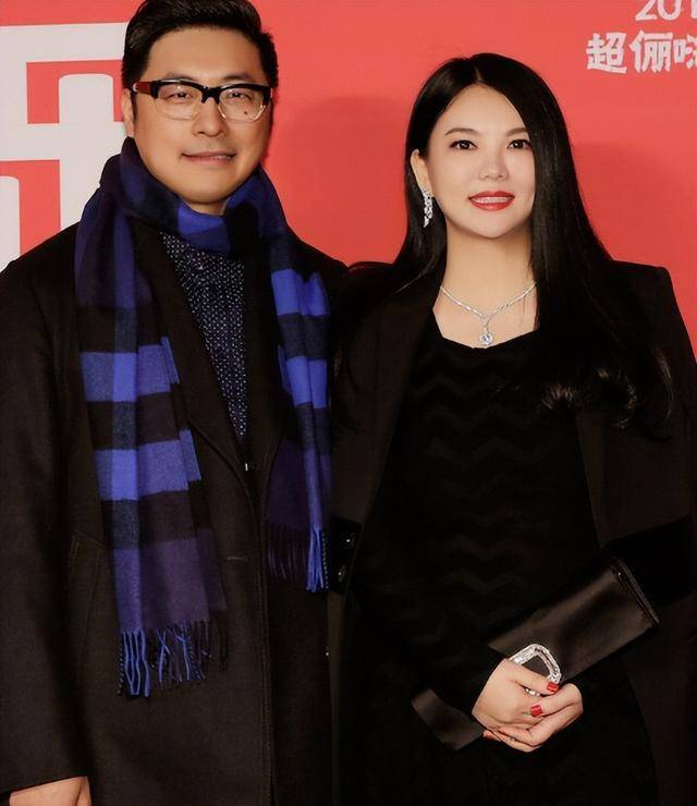 李湘王岳伦复合?一家三口上海过圣诞住豪华酒店穿情侣装!