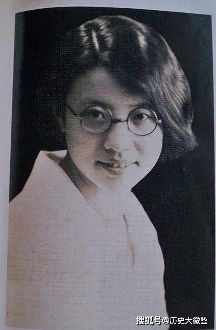 最终黄慕兰为了逃离这场不幸的婚姻,选择了离开家乡,远赴汉口去追寻