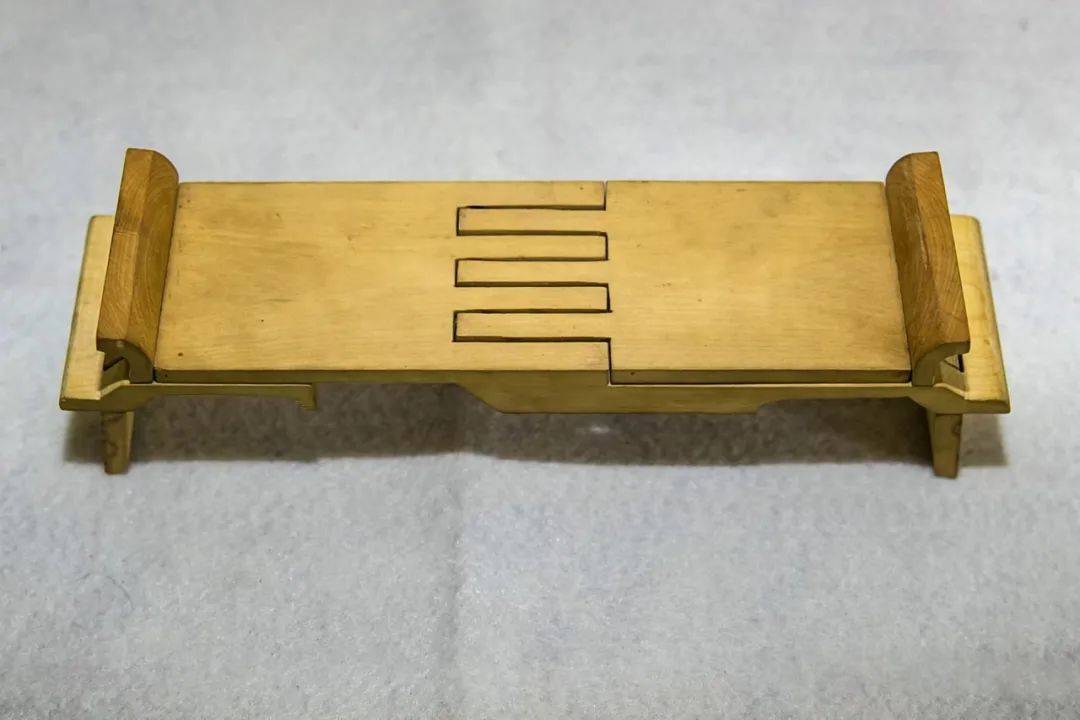 将军案摆件收纳盒多层收纳盒(左)回纹摆件(右)