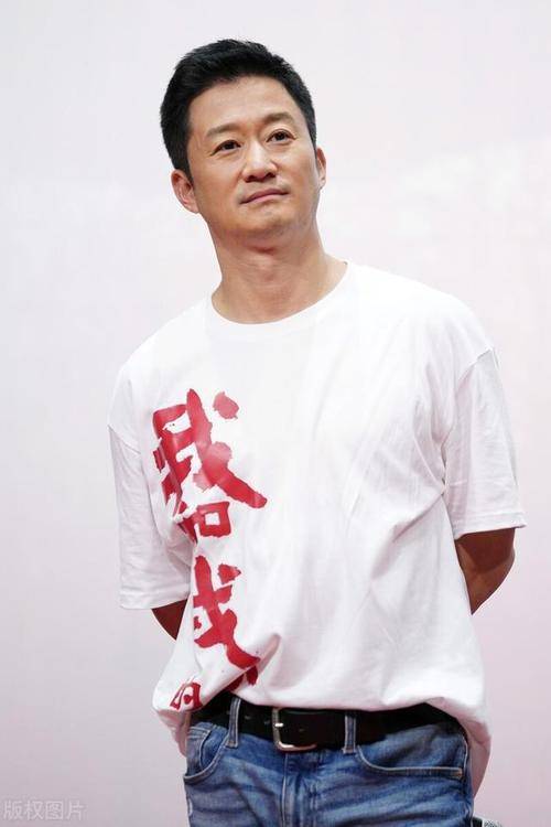 吴京宠妻人设崩塌!谢楠遭受委屈引发关注!_事件_营销_观众们