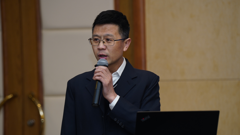 王茂荣先生公司副总裁许湲先生公司副总裁郭庆先生市场部李海一先生