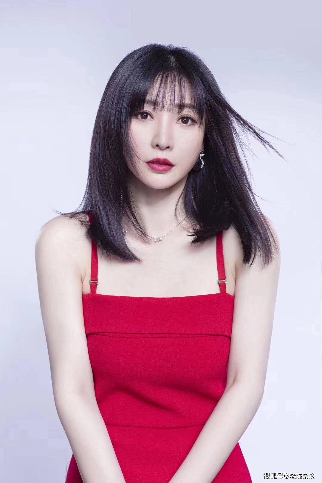 柳岩这身材,内娱究竟谁能比得过啊?_魅力_女神_散发出