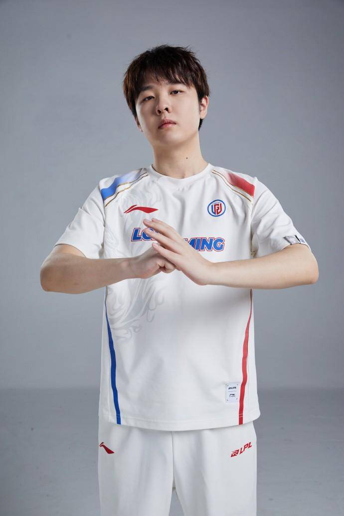 明凯担任edg主教练,率队迎战银河战舰tes!