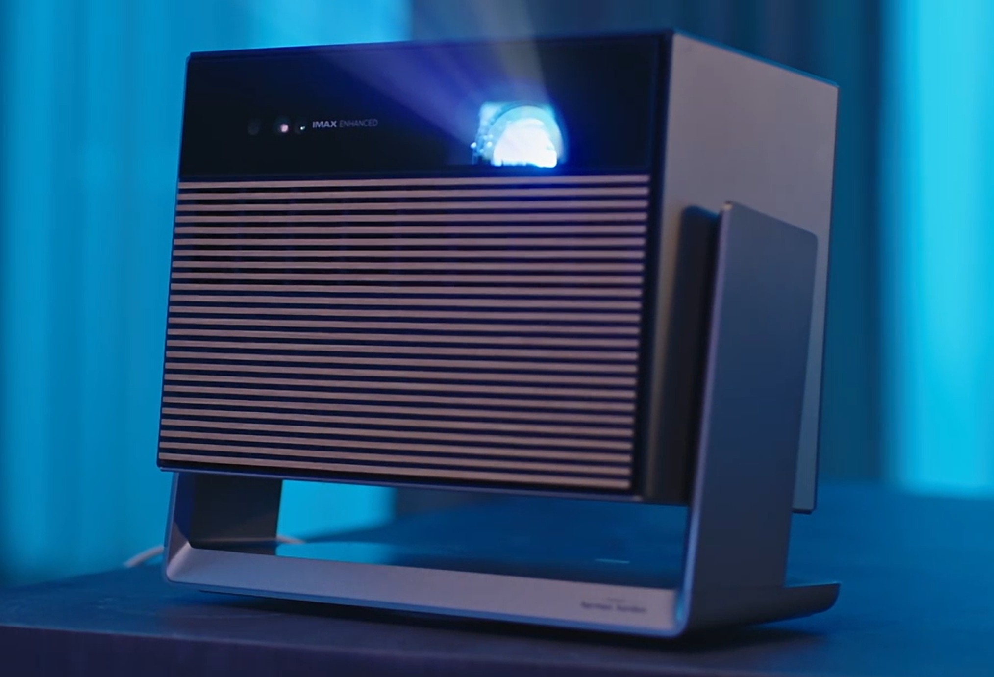 旗舰三色激光投影比拼:极米rs 10 ultra和vidda c1 pro有何优缺点