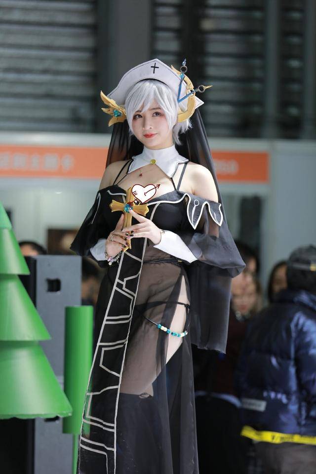 如何看待漫展越来越多的大尺度cosplay?