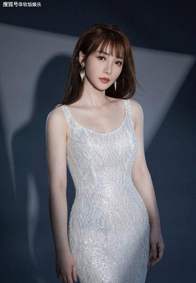 在片场热舞舞姿动人,状态年轻似18岁少女_活力_生活_心态