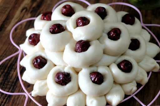 腊月二十八,年馍蒸起来,这个传统枣山馍做法简单,快收藏!