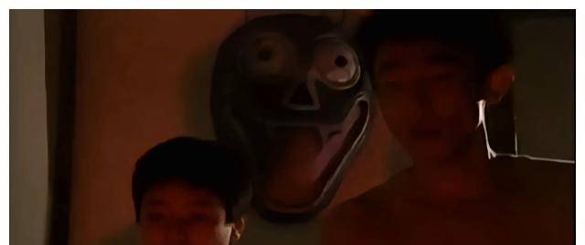 接下来,我们来看《下水道的美人鱼》.