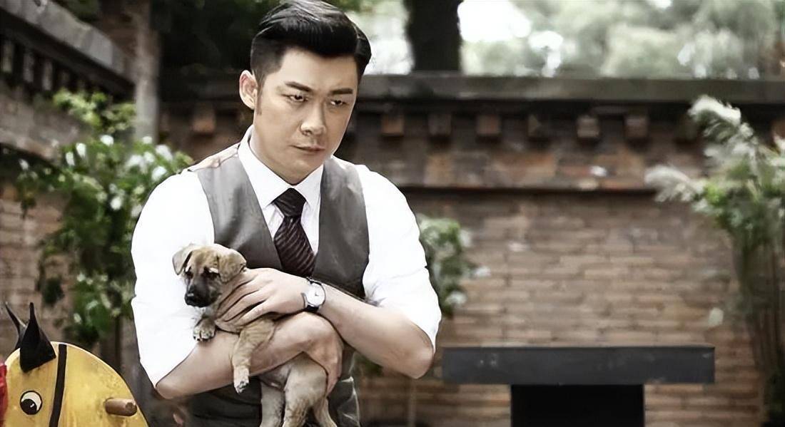 演员曹征:戏里猥琐变态,戏外宠妻十几年,一对儿女可爱又美丽_表演