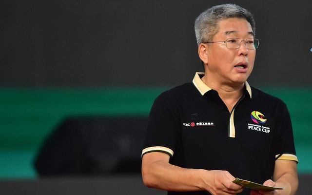 两年前夸奖李铁正直,两年后遭网友嘲笑,刘建宏回应:我被蒙蔽了_刘建红