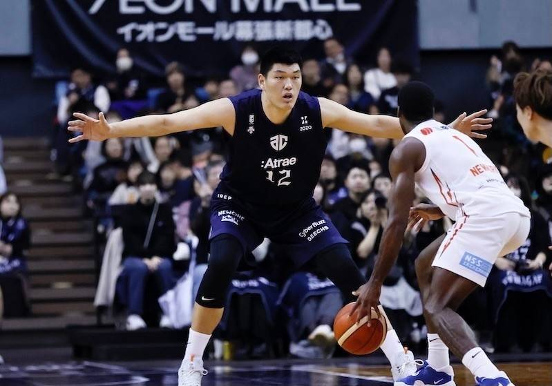 就在日本b2联赛打球,有过cba履历的李圣哲和阿迪力也是在日本联赛打工