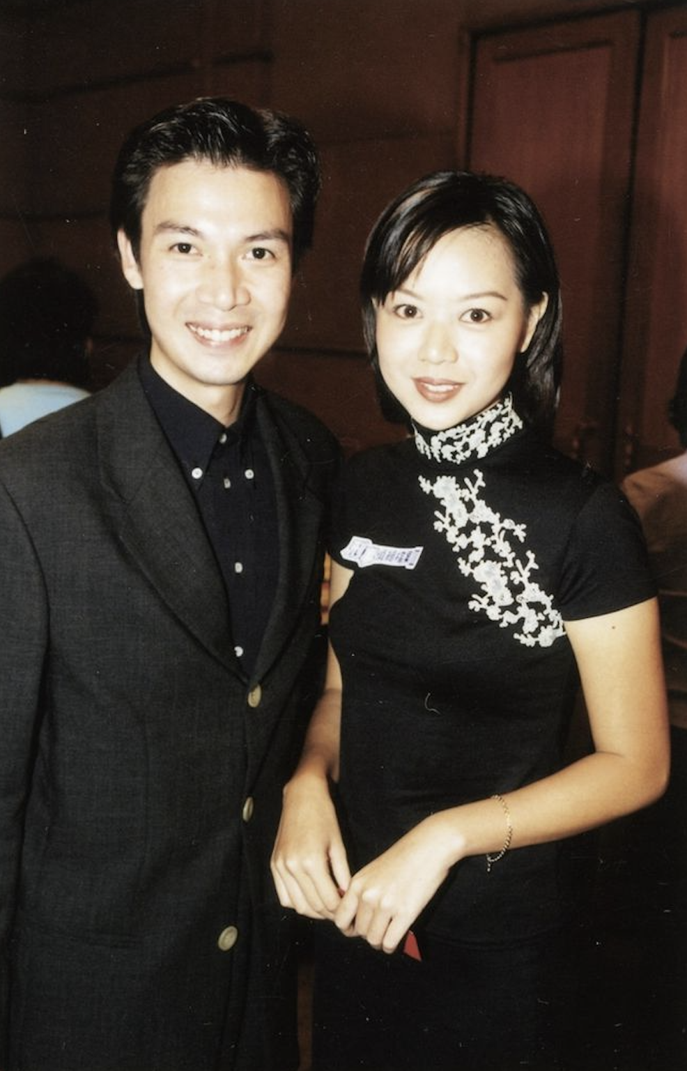 58岁梁荣忠被曝已婚,婚后低调离职电台,曾承诺为钟丽淇终生不娶_对方