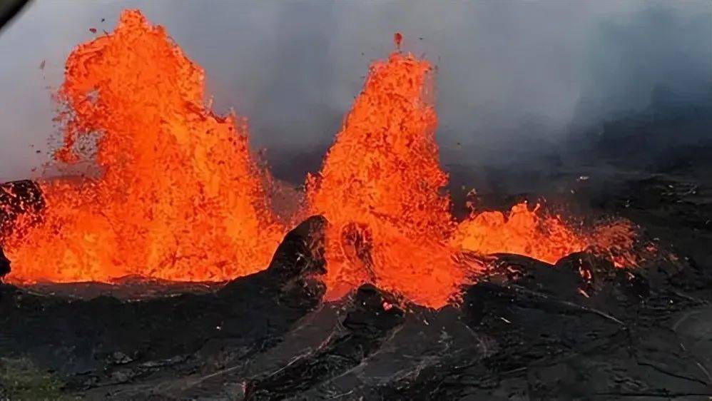 长白山火山群的喷发会释放出大量的二氧化硫和其他有害气体