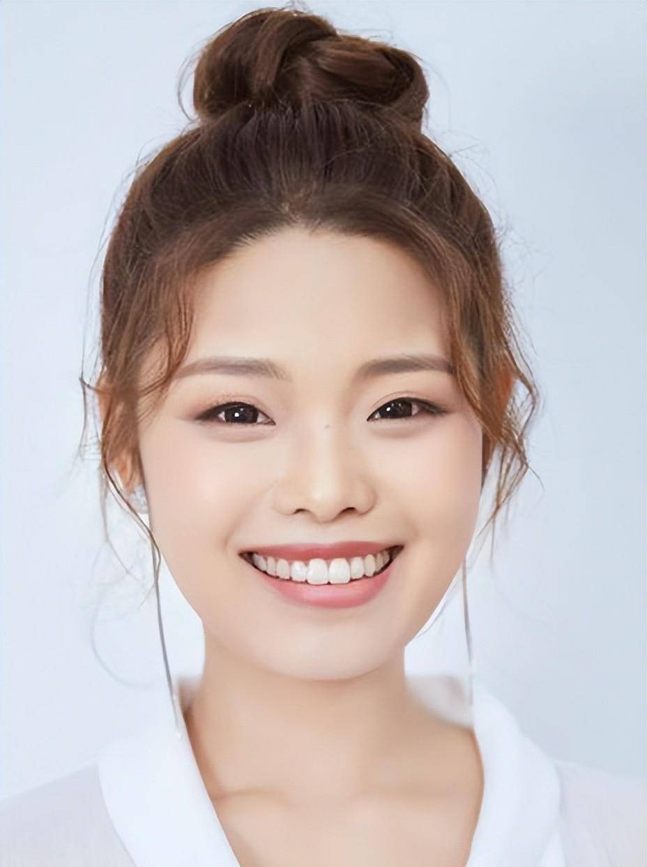 王莎莎作为童星出道的明星,在作品《小兵张嘎》和《武林外传》都有着