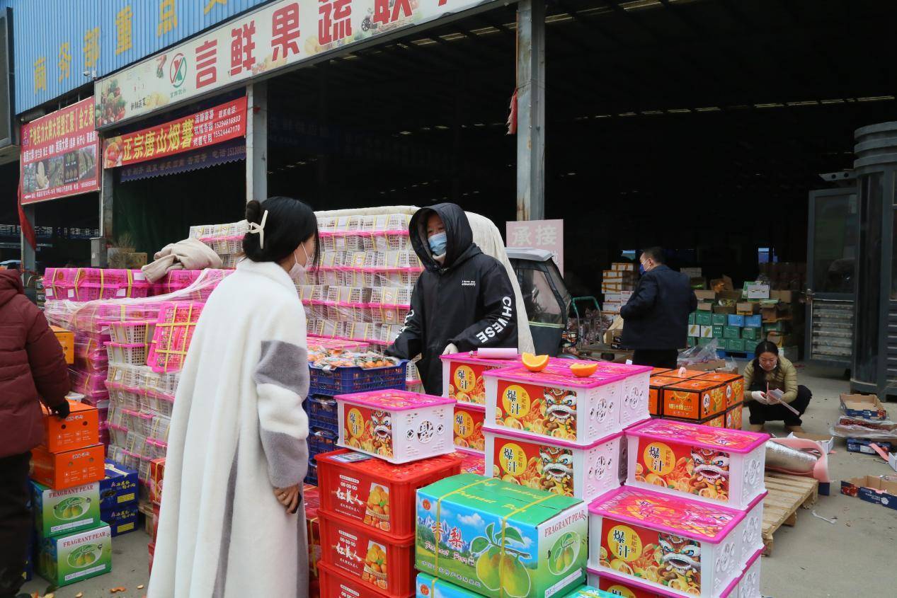 万邦市场年味足 跑腿,货运平台受青睐_刘志刚_互联网_郑州