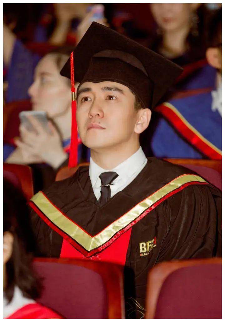 翟天临被曝将在新加坡大学授课,失去博士身份,还能重返学术界?