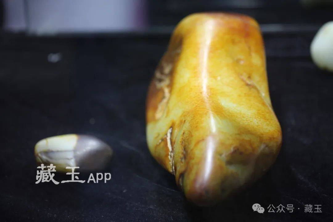 500万元的天价虎皮籽料,这才是最贵的皮色?_大料_料子_价格