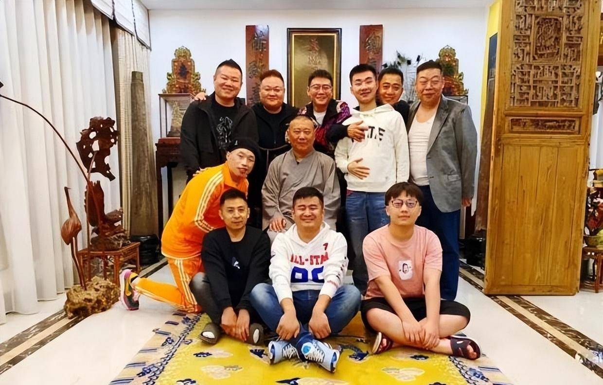 德云社隐形富豪:郭德纲家大业大很低调,孙越一把扇子价格不菲_于谦