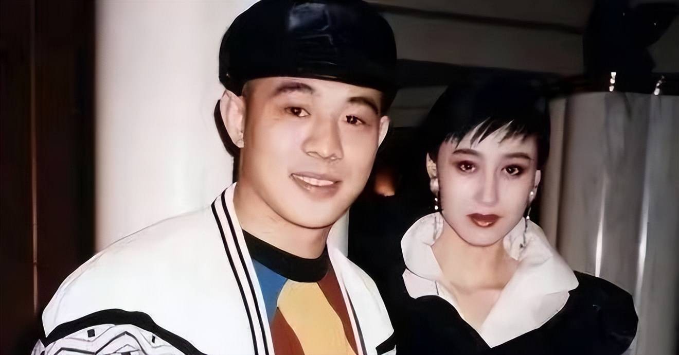 李连杰在外奔波忙碌,将所有财政大权都交给利智打理.