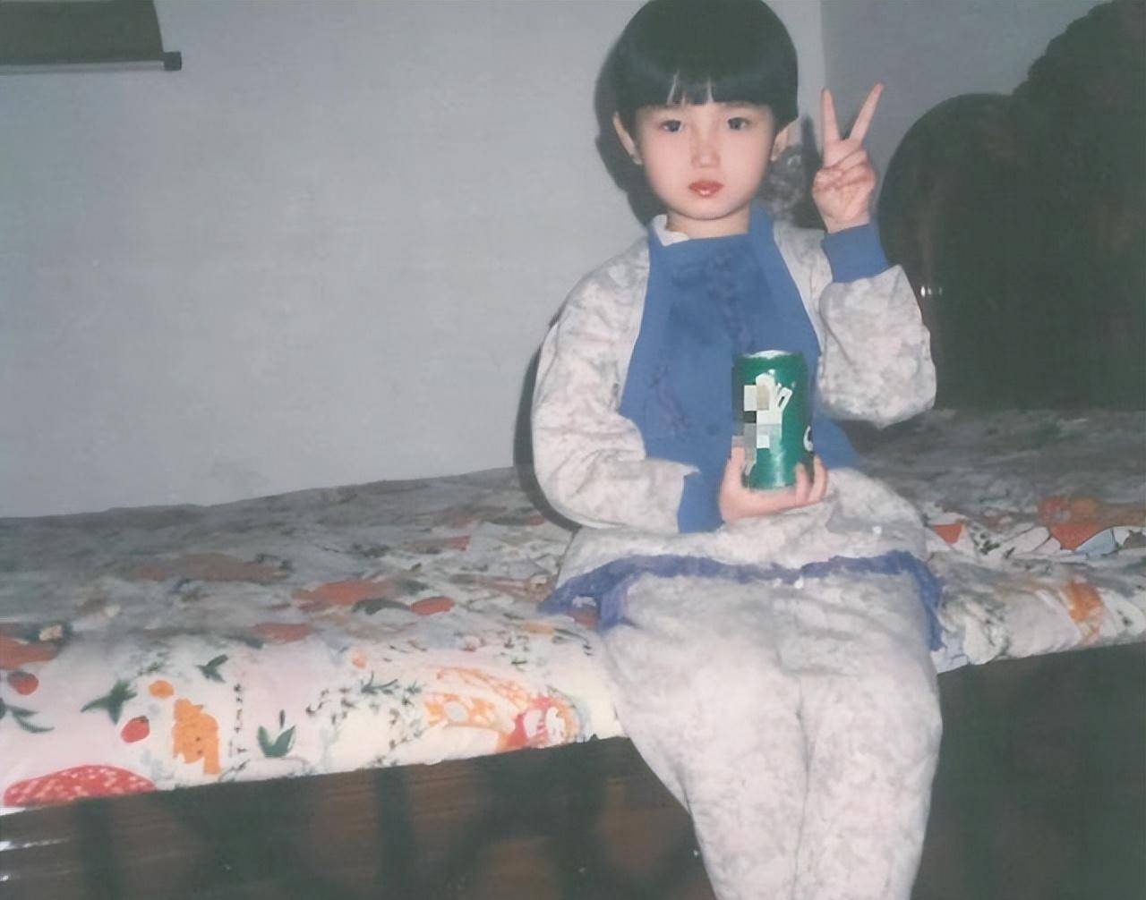 外形上也没有东北姑娘的霸气,反而更像是南方姑娘,经常被邻居们夸"这