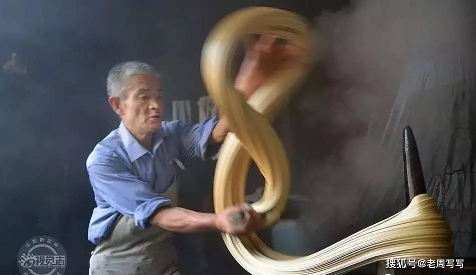 六十年代的甜蜜记忆:熬麻糖,过大年_麦芽_孩子_糖水