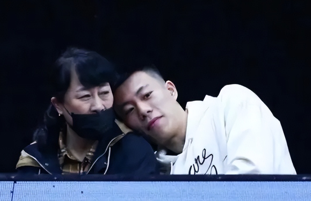 王芳作为中国女篮的代表性人物之一,对于中国篮球的发展做出了巨大