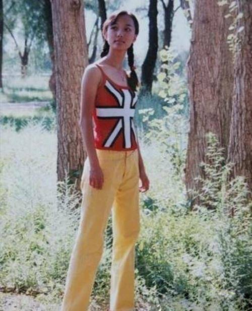 而这个时候王珞丹的姐姐凭借自己的努力考到了北京,被北京舞蹈学院