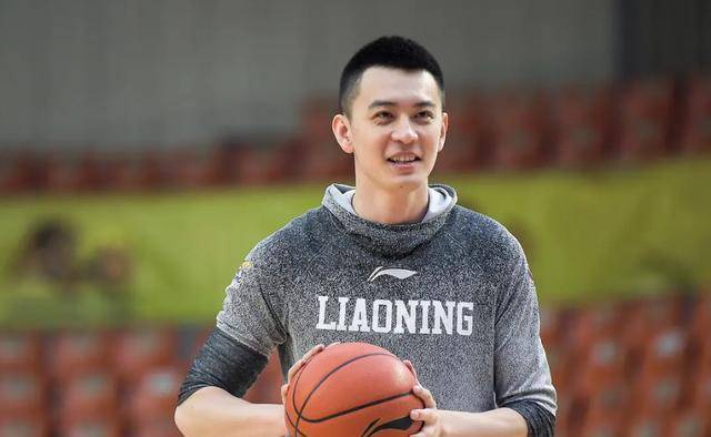 杨鸣确定重返cba,加盟非广东辽宁的亚军球队_山东男篮_主教练_成绩