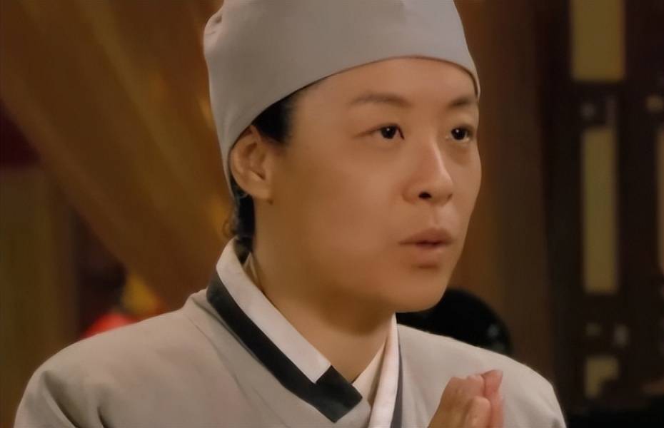 33岁演甄嬛传里的莫言,2年后演父母爱情里的田小娟,根本认不出_王丽涵