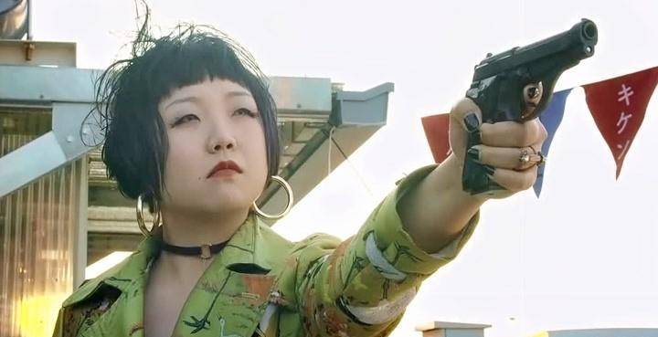 "自信女王"辣目洋子:矮胖壮也能美出圈,她的成功没那么简单_喜剧_视频