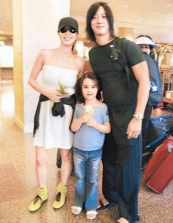 回到北京发展之后,钟丽缇出演新版《天龙八部》马夫人一角,备受观众