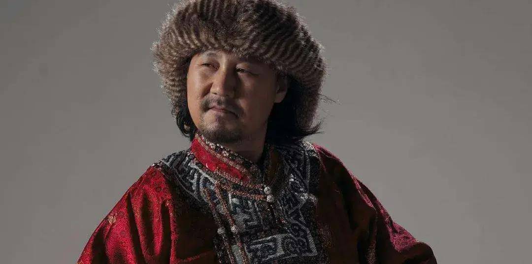 腾格尔现身湖北卫视春晚:草原之声的激情绽放,传承草原音乐_表演_观众