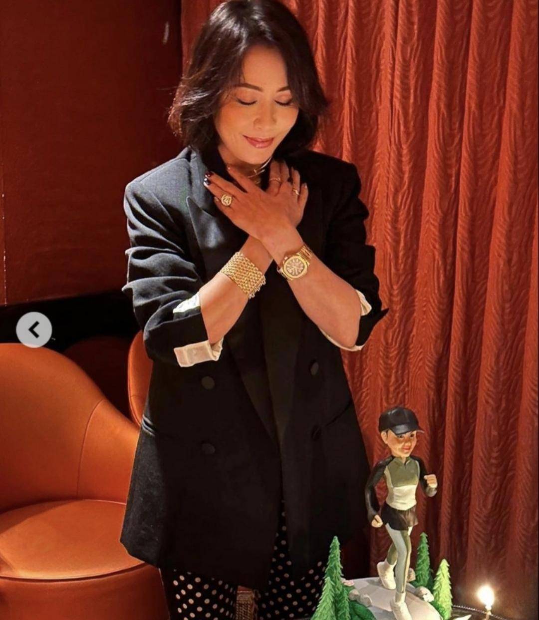 57岁刘嘉玲豪宅内庆生!