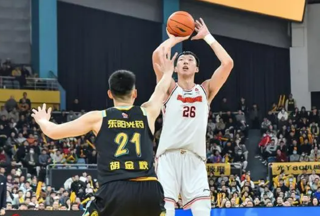 周琦身体状态堪忧,杜锋需谨慎使用!_防守_时候_比赛