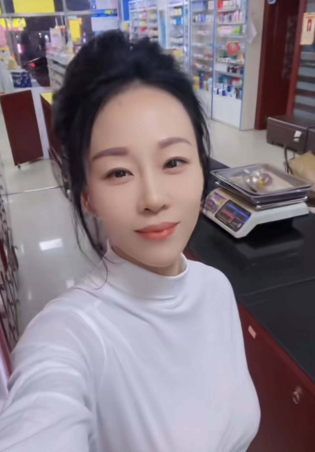 直播网红"陈曼曼"用实际行动回报社会,追求生命价值,演绎精彩公益人生