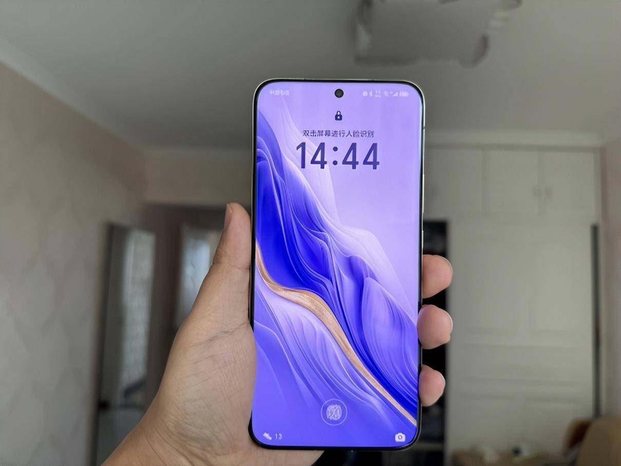 荣耀Magic6标准版带来的Pro级丝滑体验，流云紫配色惊艳登场！