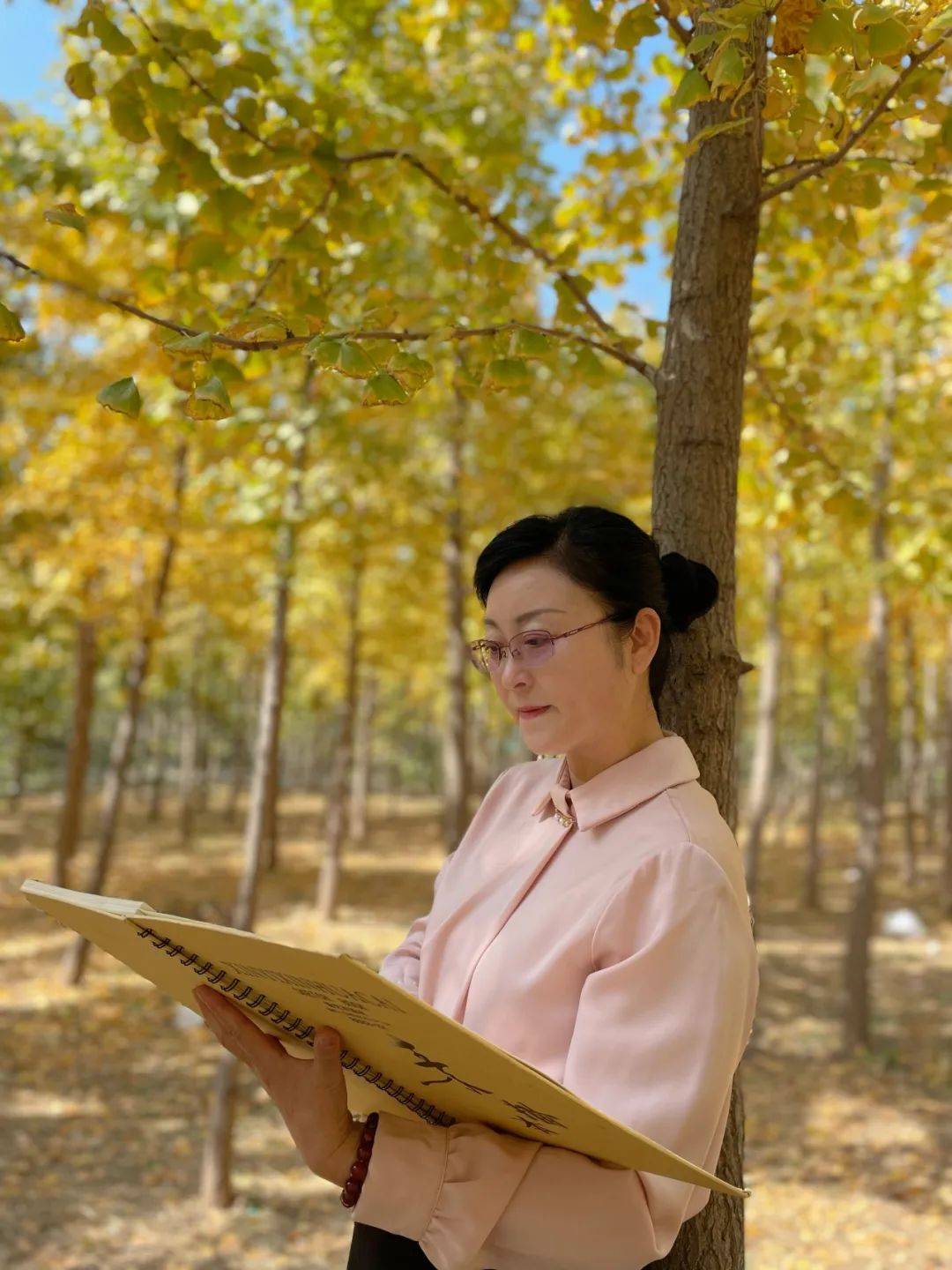 孔德静孔德静中国女画家协会会员,山东省女画家协会员山东省济南市