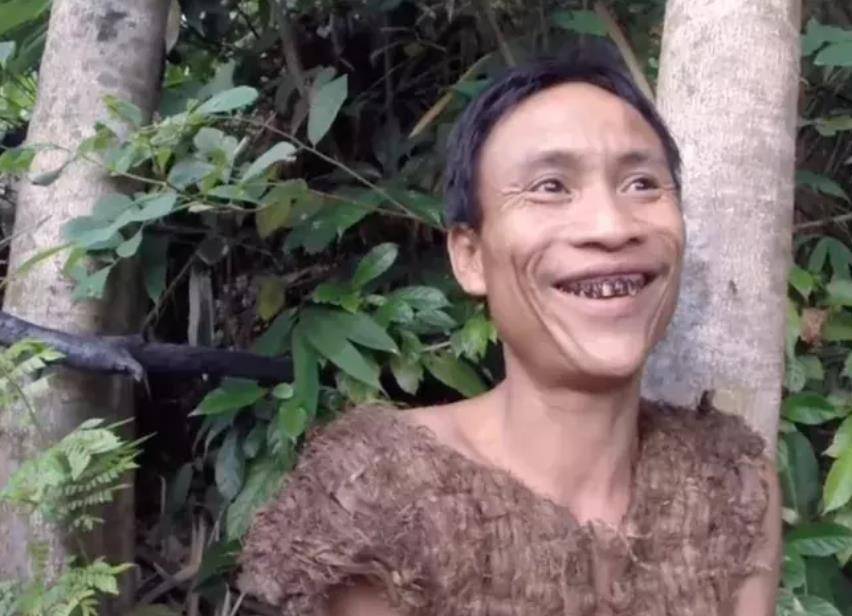 越南父子为躲避战乱,在深山40年,儿子却不知有女人的存在_何文郎_何文