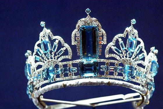 各国精致王冠的来历,这些珠宝不但能拆卸还能组装