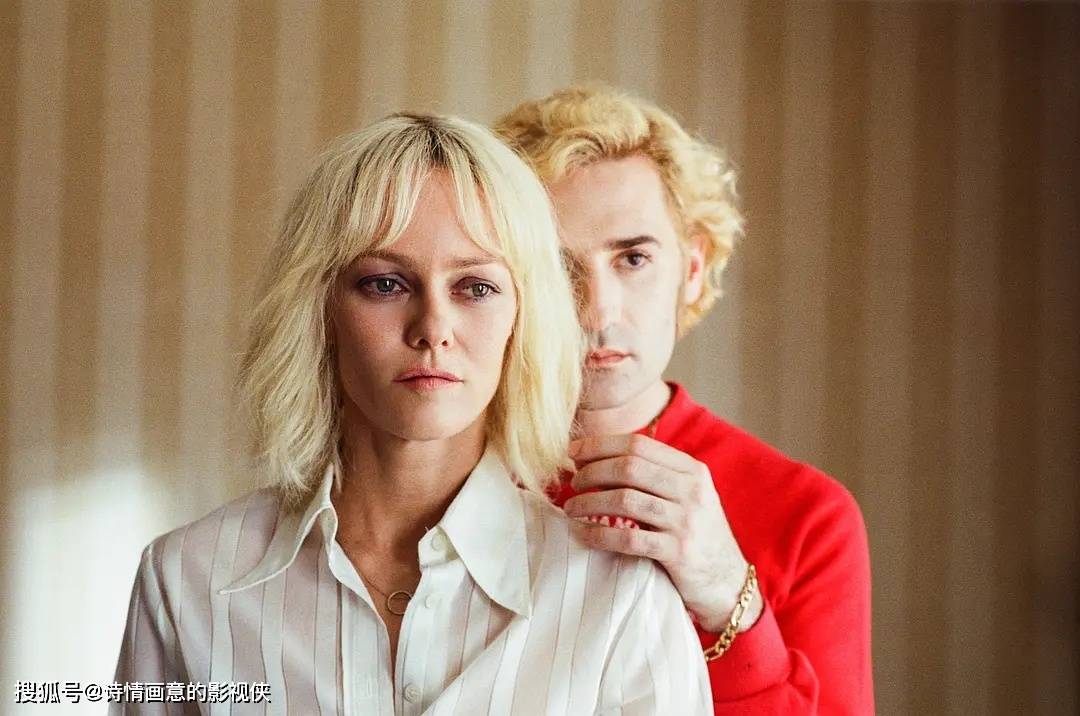 《刺心》:同性恋影视界的悬疑风暴,安妮的心灵成长与情感救赎_生活