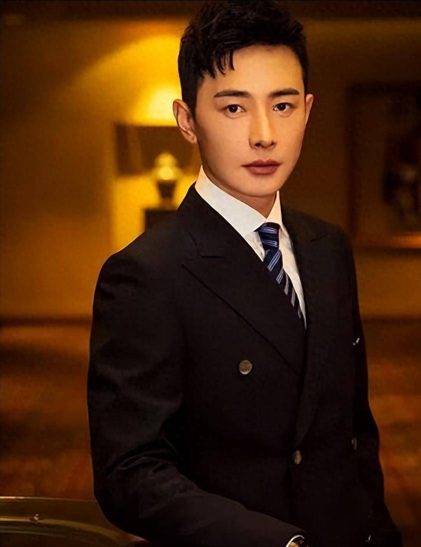 《繁花》播出后,罗晋的评论区沦陷了,网友喊话:老婆不要你了!