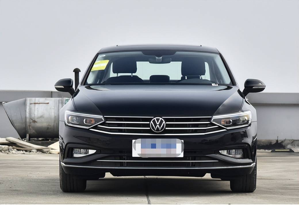 独具魅力的代步之选,一汽-大众迈腾在颜值与性能上的完美结合_搜狐