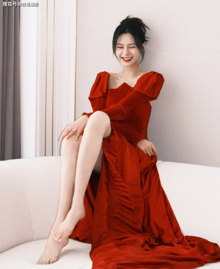 35岁沈梦辰腰椎骨折仍坚持工作!