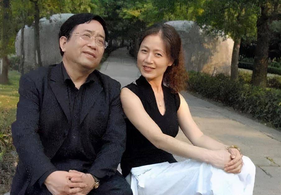 "最美嫦娥"邱佩宁:一生只演一部戏,今变身霸道总裁,广建学校
