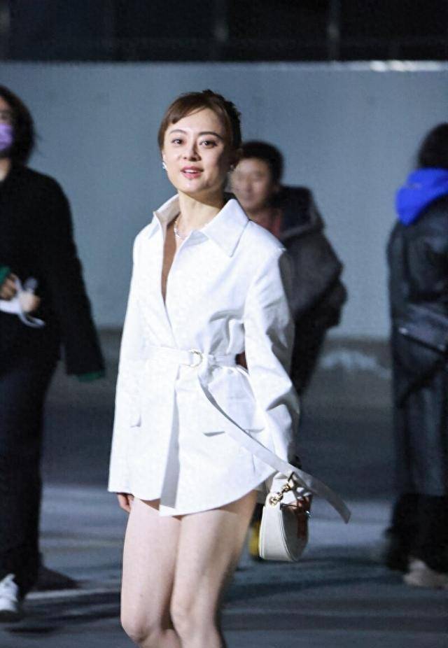 孙俪外貌质疑引热议:实力派女演员如何应对年龄挑战?_观众_问题_变化