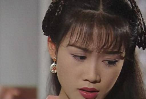 梁小冰"鼻塌个矮"算大美人吗?