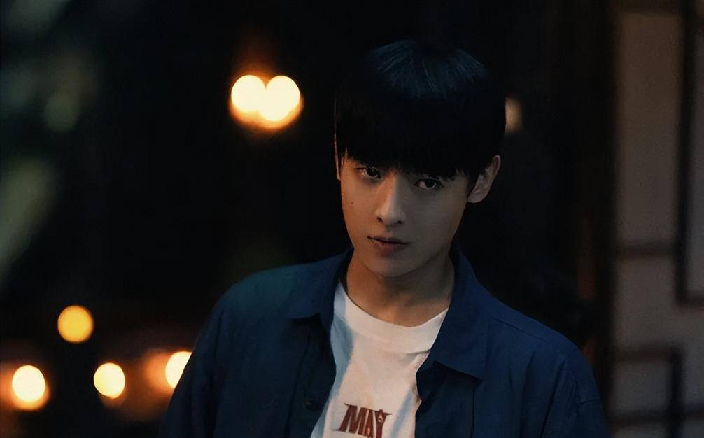 最后说一下这部《19层》是改编自蔡骏的小说《地狱的第19层》,2021年