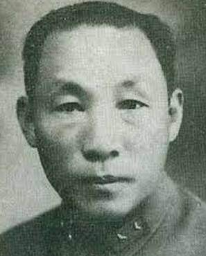 他面临绝境也不投降,誓要与国家共存亡,绝不做被俘师长_唐淮源_祖国