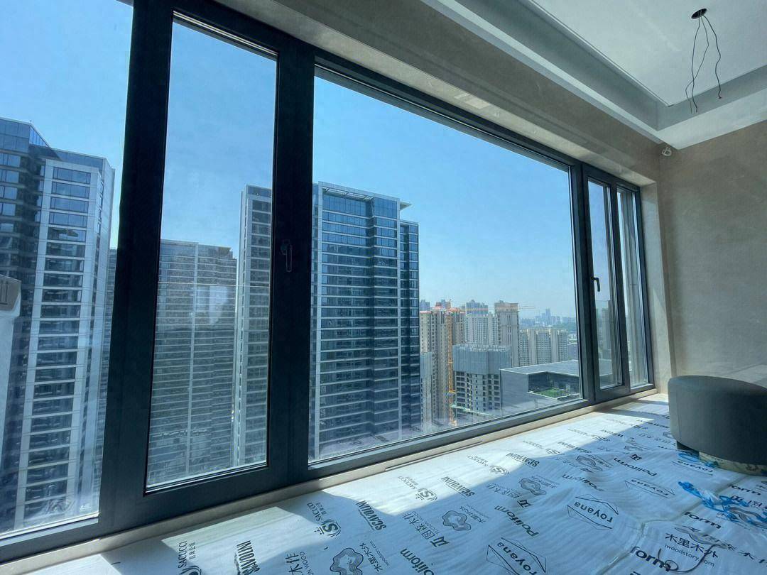 人封阳台不用落地窗,聪明人都这样设计,好看又实用_方式_玻璃砖_窗户