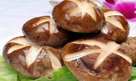 老菜农透露:遇见这"3种"香菇可别买,不仅难以下咽,还没营养